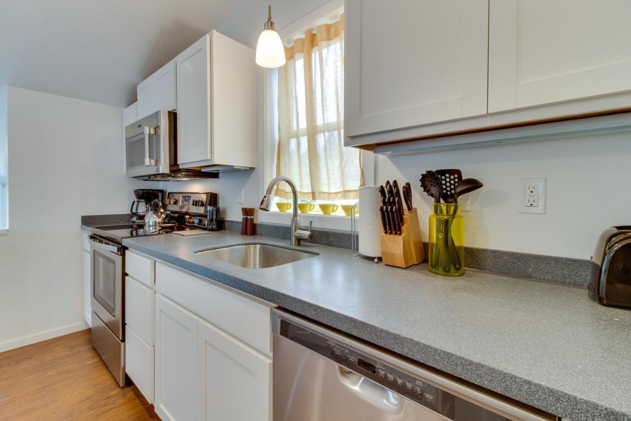 New Portland Neighborhood Studio Экстерьер фото