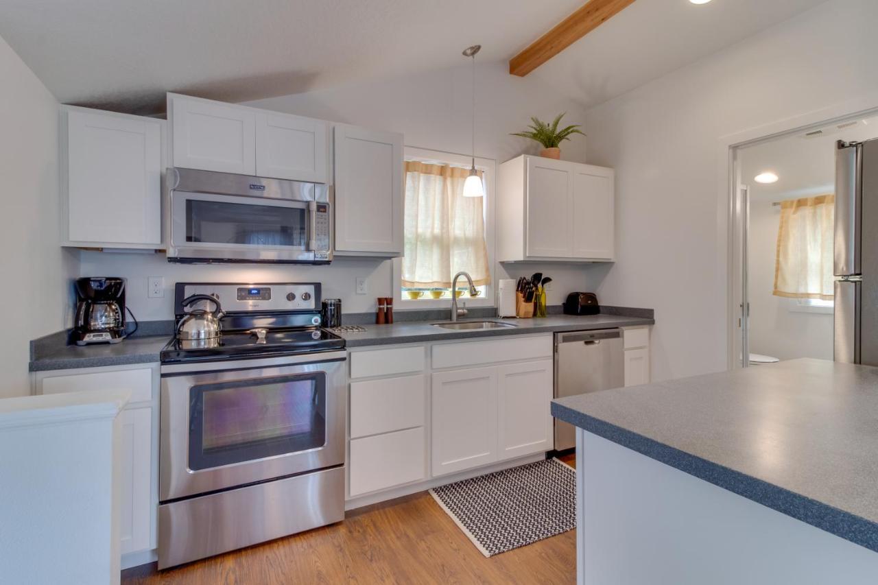 New Portland Neighborhood Studio Экстерьер фото